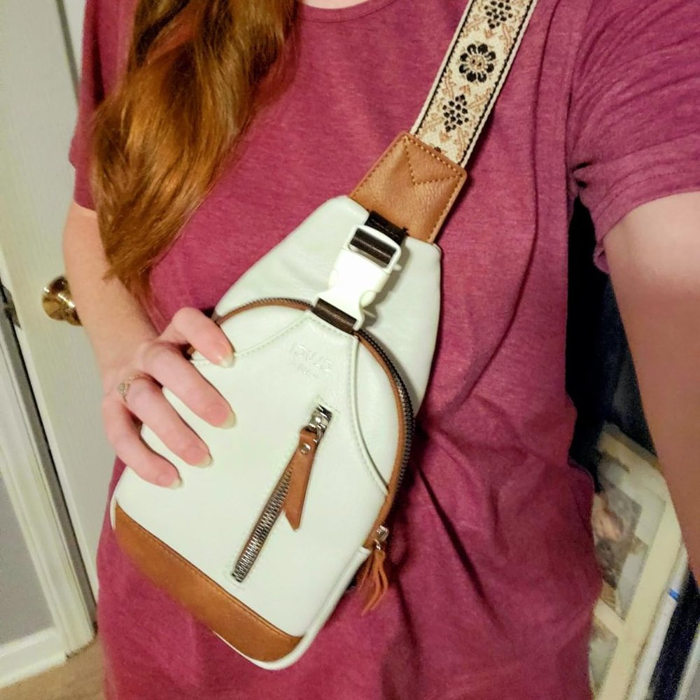 Fanny Pack Sling Bag for Women Vegan Leather Crossbody Chest Bags Trendy